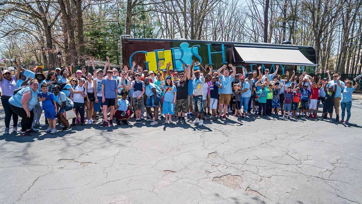 Gersh Academy Students and Staff Posing at Autism Day Six Flags Great Adventure